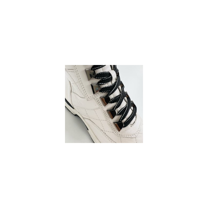 Caprice 25256-410