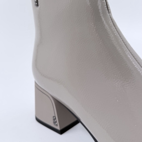 Spur AY166_01LB-BG