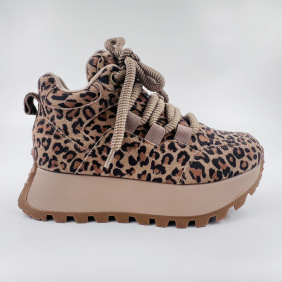 Spur SZ472_02_26